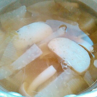 青海苔かまぼこ大根しめじのスープ